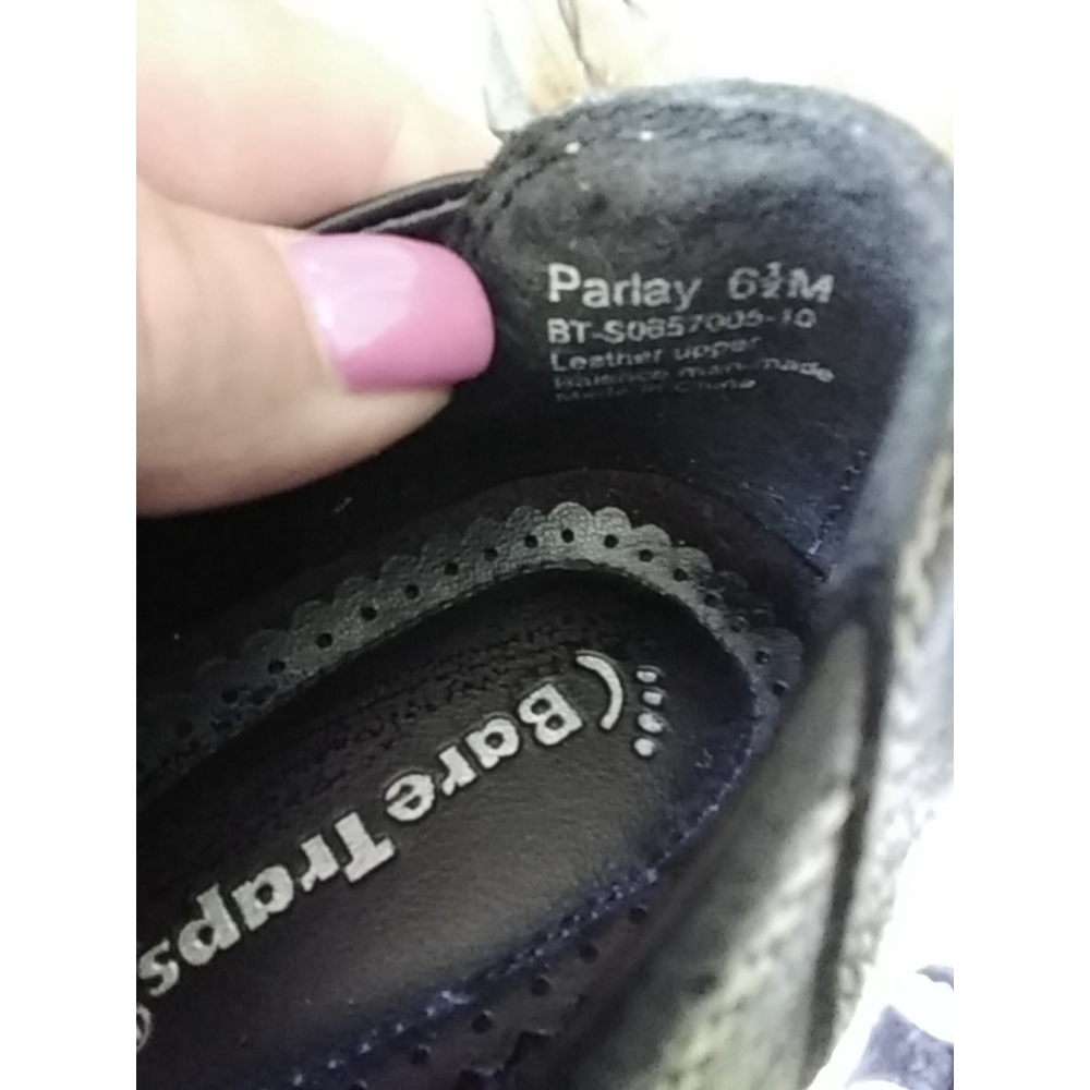 Bare Traps Black Leather Heart Bow Loafers Size 6.5M Casual Chic - Picture 8 of 13